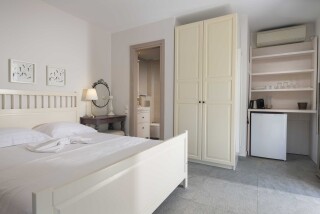 deluxe double room ammouda villas bedroom